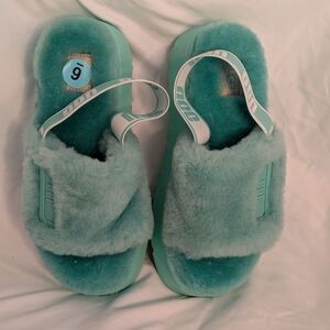 UGGs Fluff Yeah Mint Green Slides/Sandals Size 6